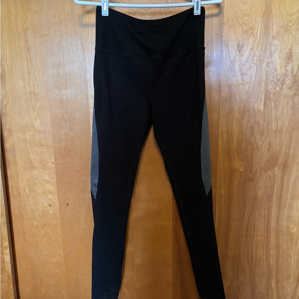 SO Black Yoga Leggings with Gray Highlights